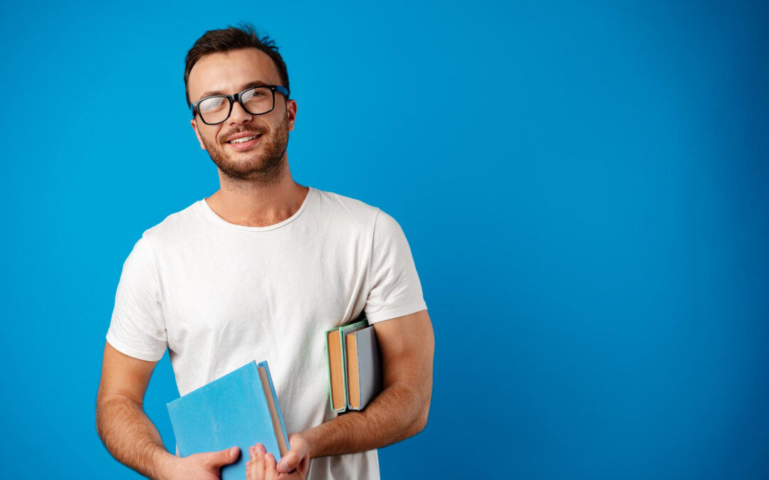 Estudiante con libros